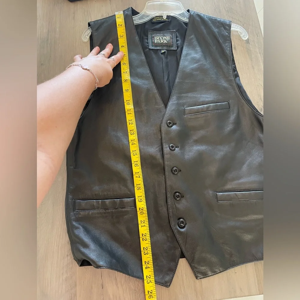 VINTAGE Irvine Park genuine leather mens motorcycle vest size L